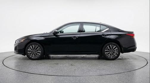 Super Black 2025 Nissan Altima SV FWD