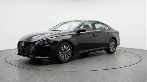 Super Black 2025 Nissan Altima SV FWD