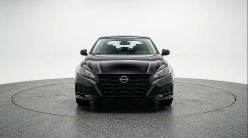 Super Black 2025 Nissan Altima SV FWD