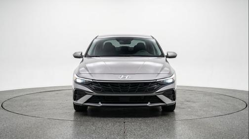 Fluid Metal 2025 Hyundai ELANTRA SEL