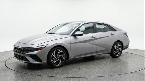 Fluid Metal 2025 Hyundai ELANTRA SEL