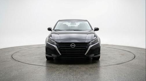 Super Black 2025 Nissan Altima SV FWD