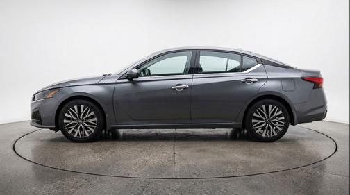 Gun Metallic 2025 Nissan Altima SV FWD