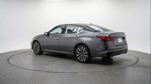 Gun Metallic 2025 Nissan Altima SV FWD