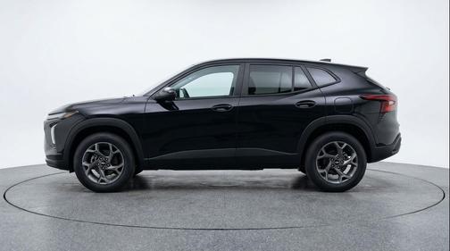 Mosaic Black Metallic 2025 Chevrolet Trax LT