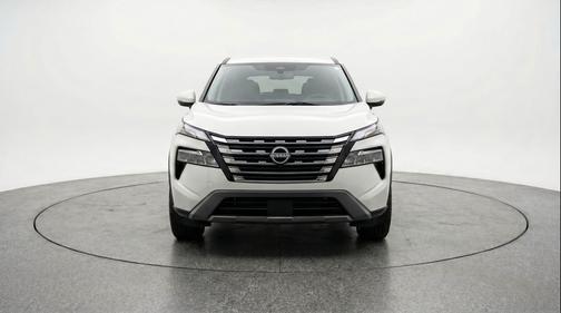 Everest White Pearl Tricoat 2025 Nissan Rogue SV