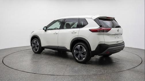 Everest White Pearl Tricoat 2025 Nissan Rogue SV