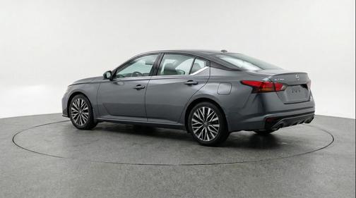 Gun Metallic 2025 Nissan Altima SV FWD