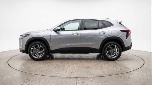 Sterling Gray Metallic 2025 Chevrolet Trax LT