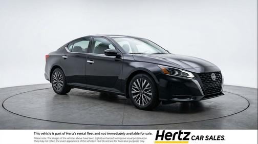 Super Black 2025 Nissan Altima SV FWD