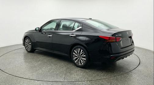 Super Black 2025 Nissan Altima SV FWD