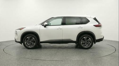 Everest White Pearl Tricoat 2025 Nissan Rogue SV