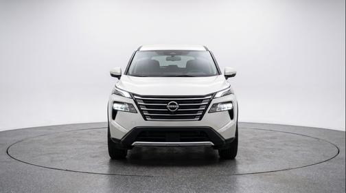 Everest White Pearl Tricoat 2025 Nissan Rogue SV