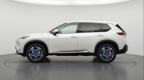 Everest White Pearl Tricoat 2025 Nissan Rogue SV