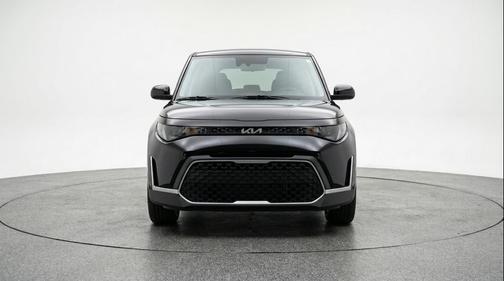 Fusion Black 2025 Kia Soul LX