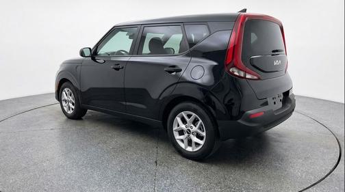 Fusion Black 2025 Kia Soul LX