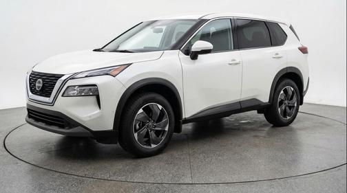 Everest White Pearl Tricoat 2025 Nissan Rogue SV