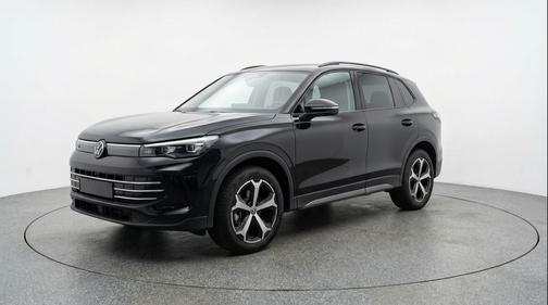 deep black pearl 2026 Volkswagen Tiguan 2.0T SE