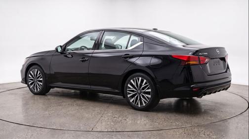 Super Black 2025 Nissan Altima SV