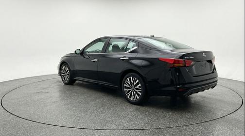 Super Black 2025 Nissan Altima SV FWD