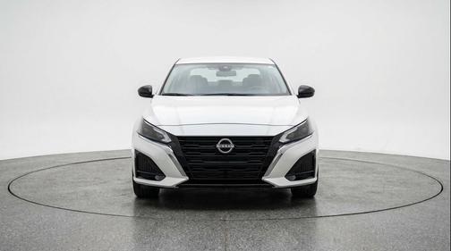Glacier White 2025 Nissan Altima SV FWD
