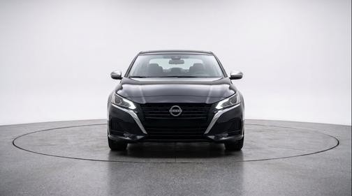 Super Black 2025 Nissan Altima SV FWD