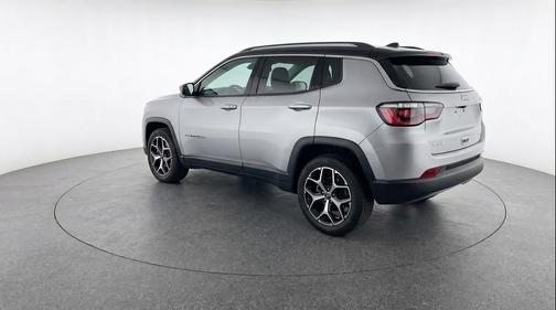 Silver Zynith Metallic Clearcoat 2025 Jeep Compass Limited