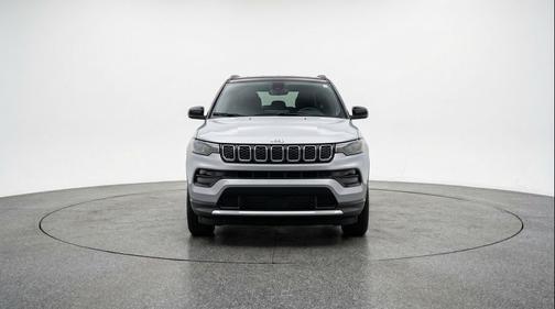 Silver Zynith Metallic Clearcoat 2025 Jeep Compass Limited