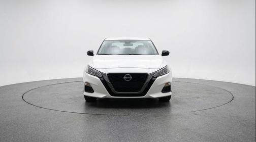 Glacier White 2025 Nissan Altima SV FWD