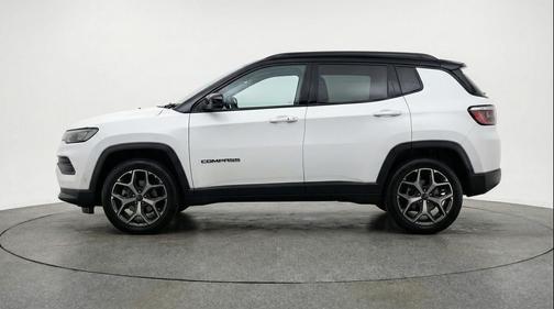 Bright White Clearcoat 2025 Jeep Compass Trailhawk