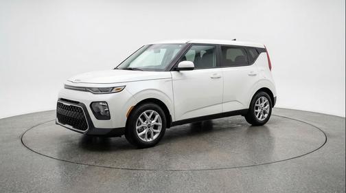 Snow White Pearl 2025 Kia Soul LX