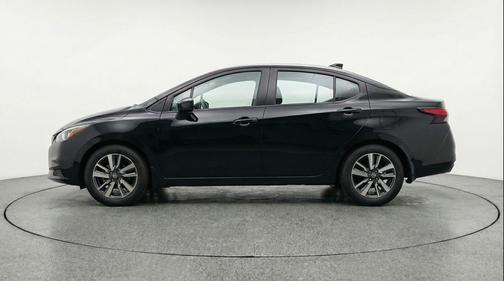 Super Black 2025 Nissan Versa 1.6 SV
