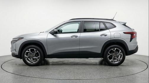 Sterling Gray Metallic 2025 Chevrolet Trax LT
