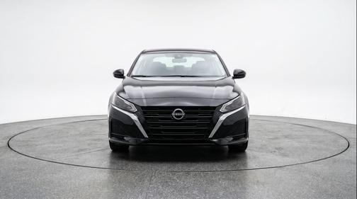 Super Black 2025 Nissan Altima SV FWD