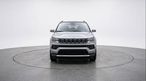 Silver Zynith Metallic Clearcoat 2025 Jeep Compass Limited