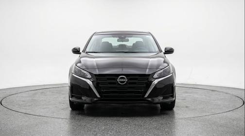 Super Black 2025 Nissan Altima SV FWD