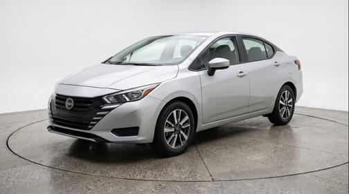 Brilliant Silver Metallic 2025 Nissan Versa 1.6 SV