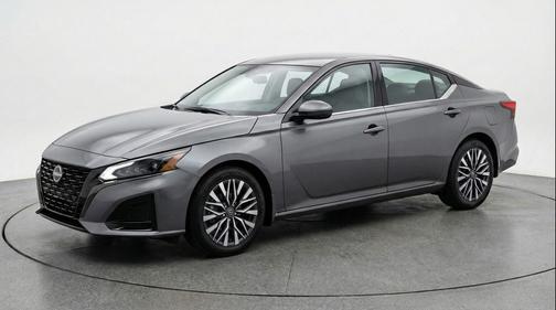 Gun Metallic 2025 Nissan Altima SV FWD