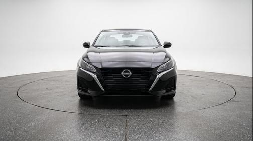 Super Black 2025 Nissan Altima SV FWD