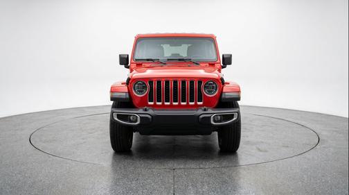 Firecracker Red Clearcoat 2025 Jeep Wrangler 4-Door Sahara 4x4