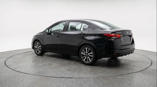 Super Black 2025 Nissan Versa 1.6 SV