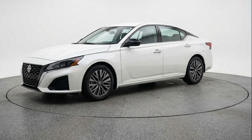 Glacier White 2025 Nissan Altima SV FWD