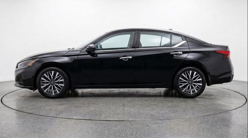 Super Black 2025 Nissan Altima SV FWD