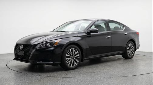 Super Black 2025 Nissan Altima SV FWD