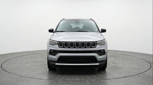 Silver Zynith Metallic Clearcoat 2025 Jeep Compass Limited