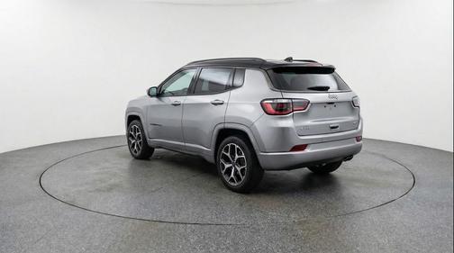 Silver Zynith Metallic Clearcoat 2025 Jeep Compass Limited
