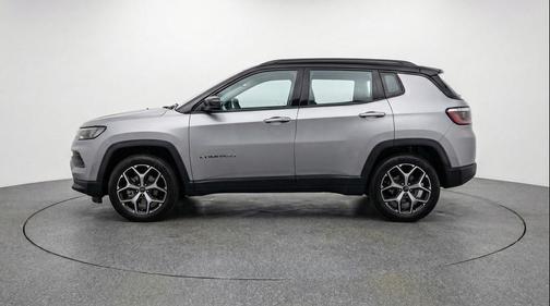Silver Zynith Metallic Clearcoat 2025 Jeep Compass Limited