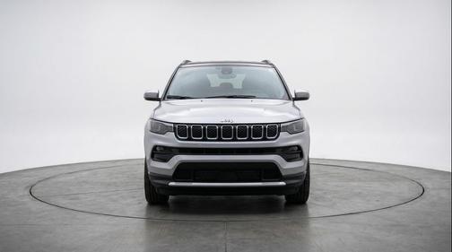 Silver Zynith Metallic Clearcoat 2025 Jeep Compass Limited