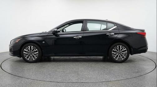 Super Black 2025 Nissan Altima SV FWD