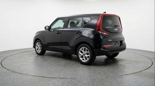 Fusion Black 2025 Kia Soul LX
